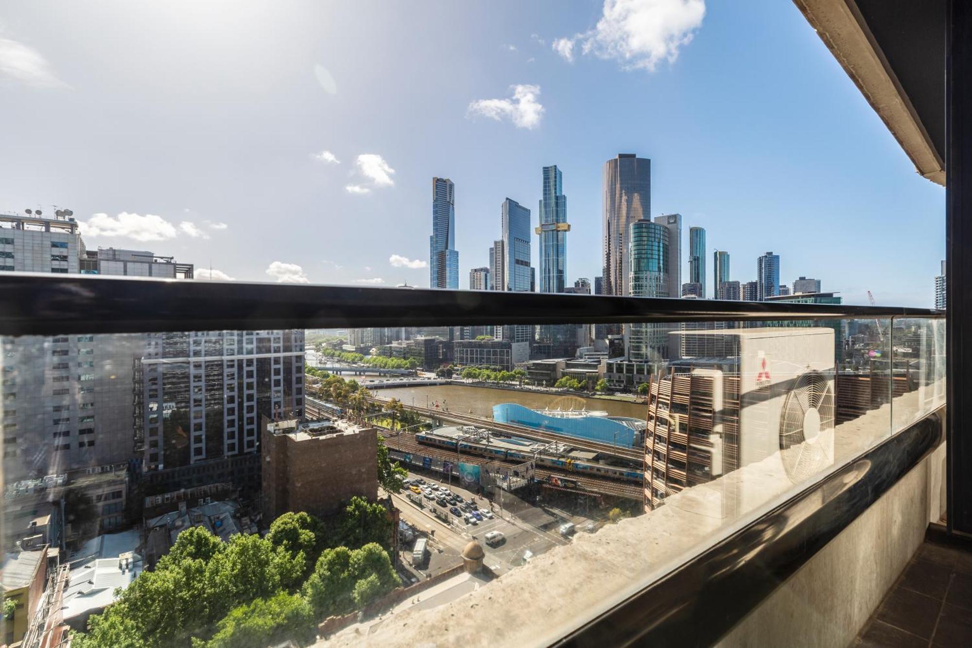 Riverview Suites By Edgetrip Melbourne City Exterior foto